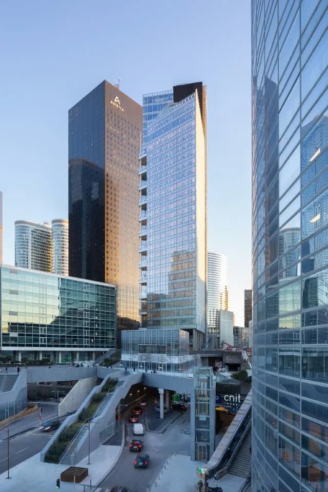 4 Avenue De La Division Leclerc, Courbevoie à louer Photo de l’immeuble– Image 1 sur 23