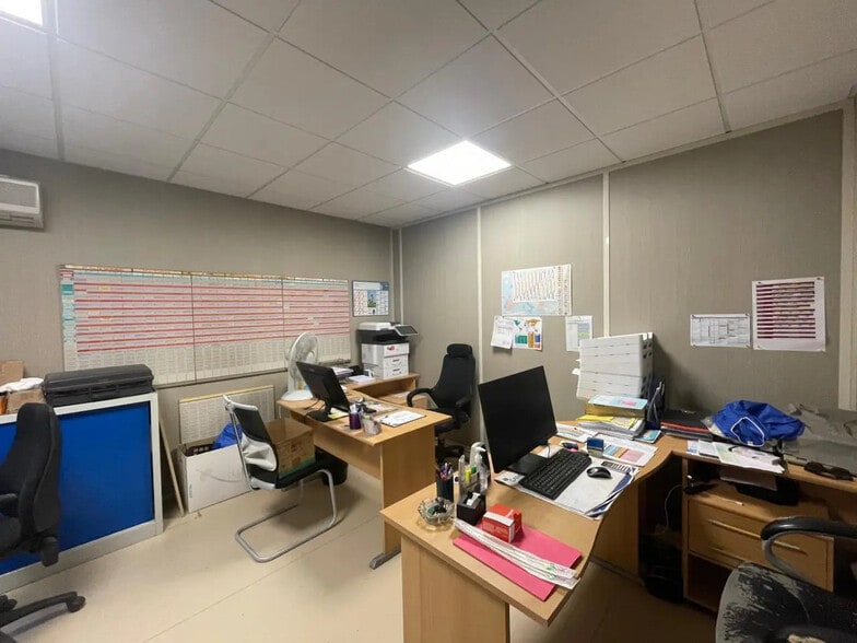 Bureau dans Orléans à vendre - Photo de l’immeuble – Image 3 sur 11