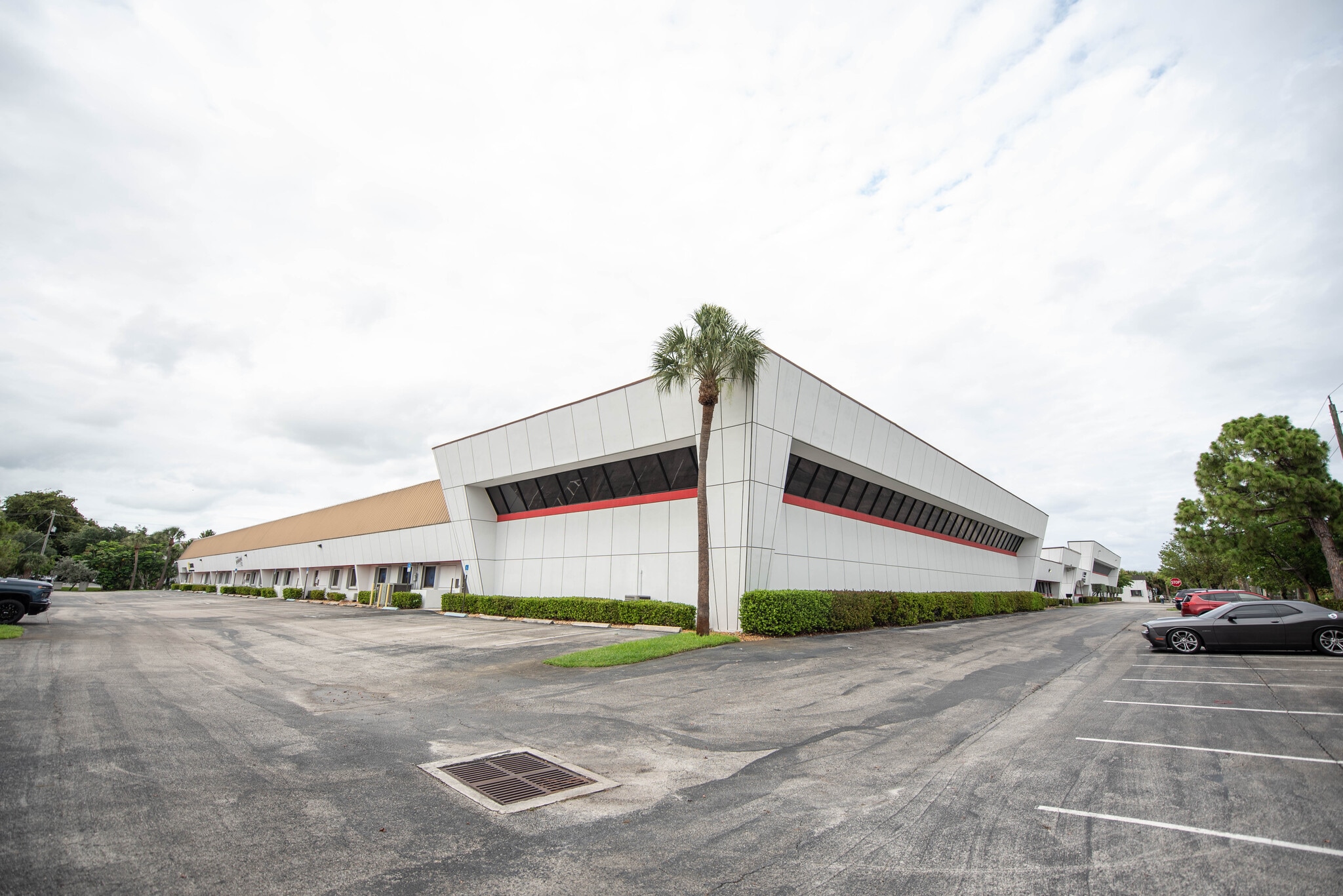 7788 Central Industrial Dr, Riviera Beach, FL à louer Photo intérieure– Image 1 sur 14