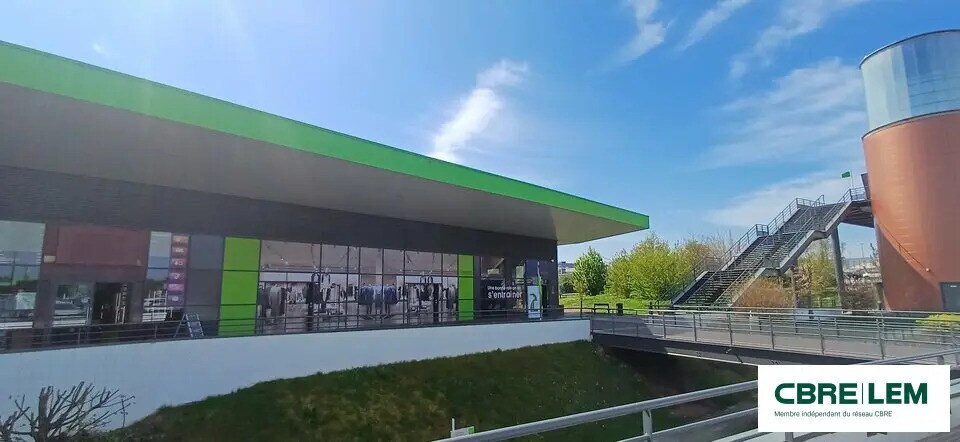 Local commercial dans Hérouville-Saint-Clair à louer - Photo de l’immeuble – Image 1 sur 5