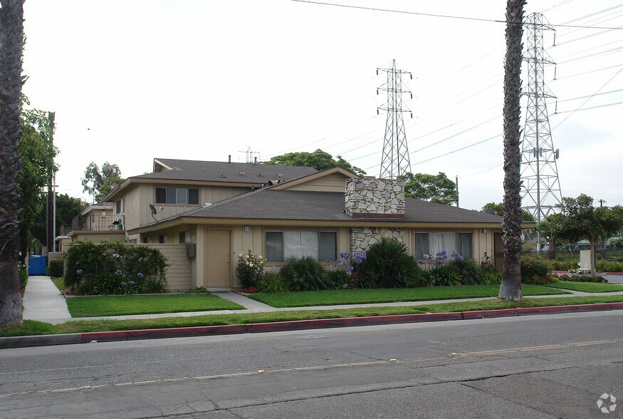 1630 S 9th St, Anaheim, CA à vendre - Photo de l’immeuble – Image 2 sur 2