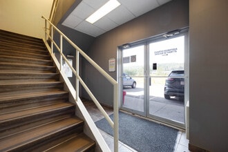 920 Memorial Dr, Fort McMurray, AB à louer Photo intérieure– Image 2 sur 37