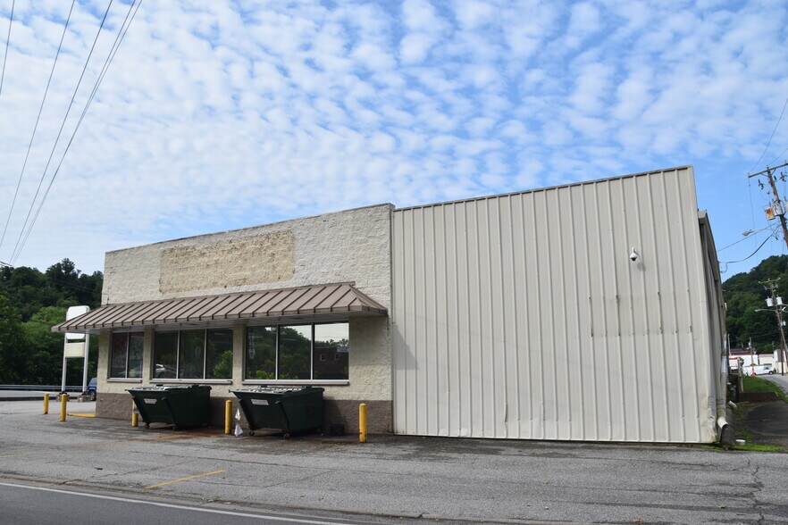 8699 Elk River Rd N, Clendenin, WV à vendre - Photo de l’immeuble – Image 3 sur 10