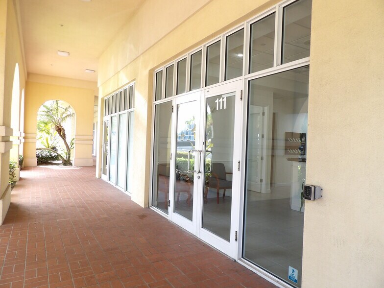 8409 N Military Trl, Palm Beach Gardens, FL à louer - Photo de l’immeuble – Image 3 sur 28