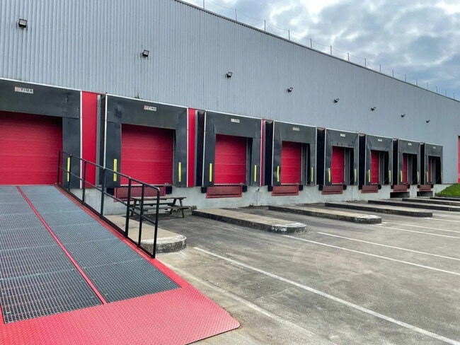 Plus de détails pour Bureau, Local d'activités à louer