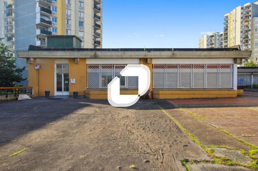 Bureau dans Bobigny à vendre - Photo de l’immeuble – Image 2 sur 13