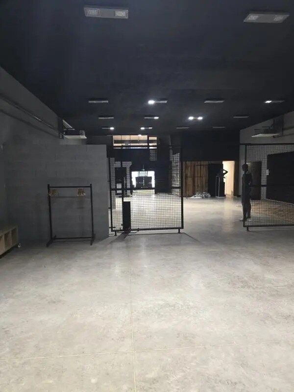 Local commercial dans Bordeaux à louer Photo de l’immeuble– Image 1 sur 8