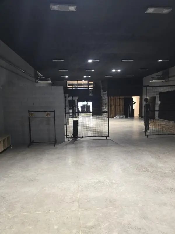 Plus de détails pour Local commercial à louer