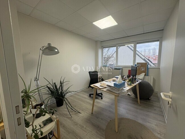 Plus de détails pour Bureau à louer