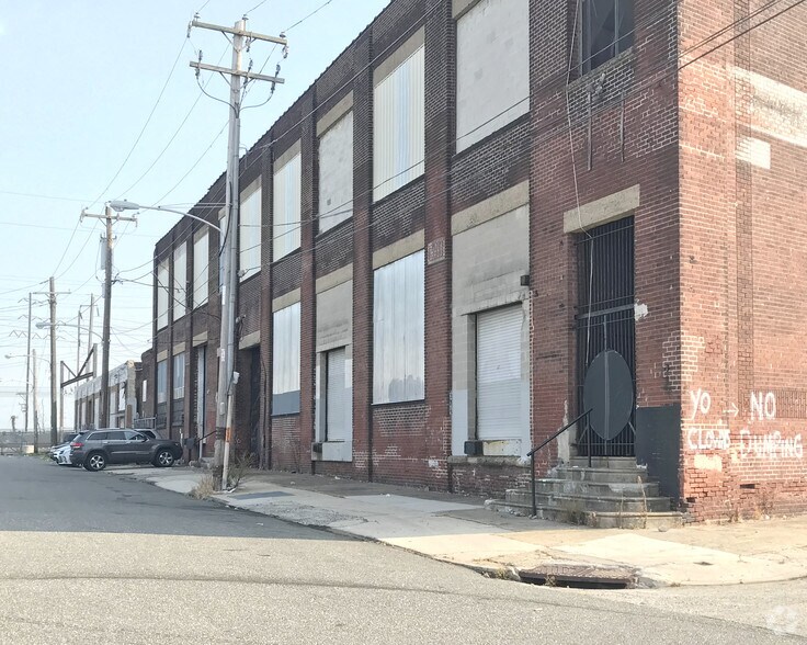 2070-2080 Wheatsheaf Ln, Philadelphia, PA à vendre - Photo principale – Image 1 sur 4