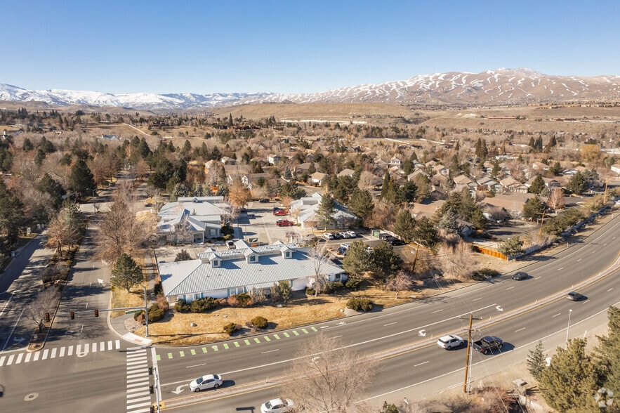 970 Caughlin Crossing, Reno, NV à vendre - Aérien – Image 2 sur 8
