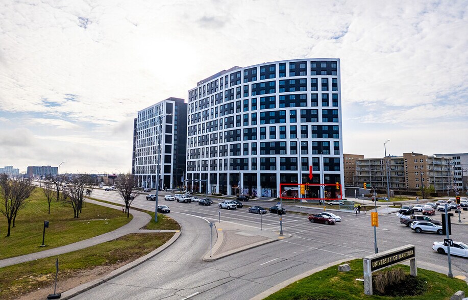 2525 Pembina Highway, Winnipeg, MB à louer - Photo de l’immeuble – Image 2 sur 11