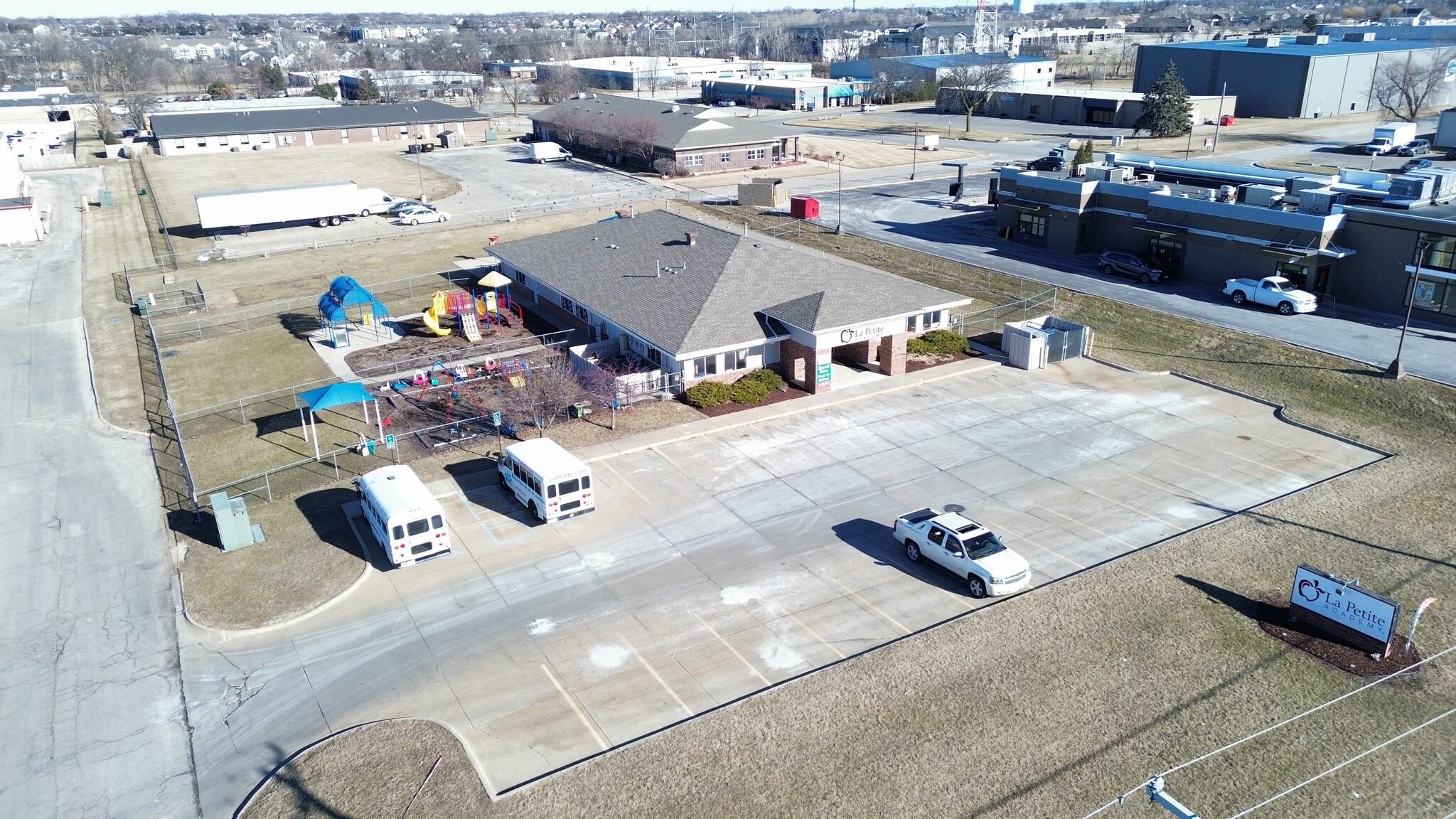 1350 Blair's Ferry Rd NE, Cedar Rapids, IA à louer Photo de l’immeuble– Image 1 sur 7