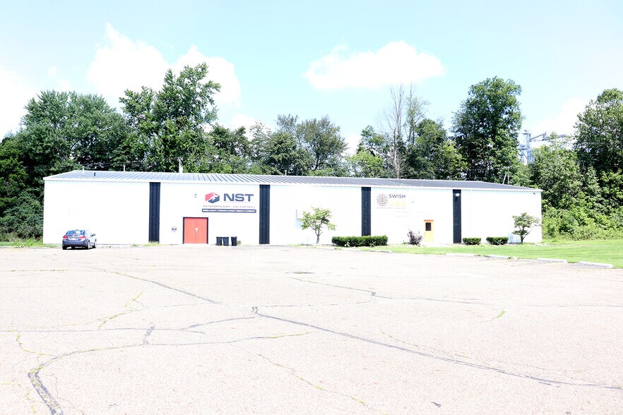1127 Front Ave SW, New Philadelphia, OH à louer - Photo de l’immeuble – Image 3 sur 8