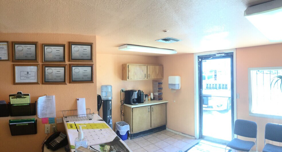 10111 Dyer St, El Paso, TX à vendre - Photo de l’immeuble – Image 3 sur 19