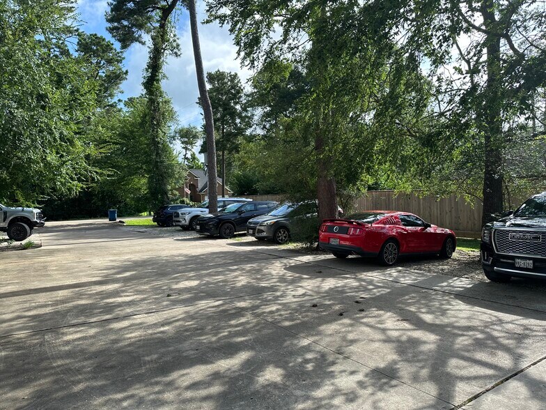 32938 Tamina Rd, Magnolia, TX à louer - Photo de l’immeuble – Image 3 sur 11