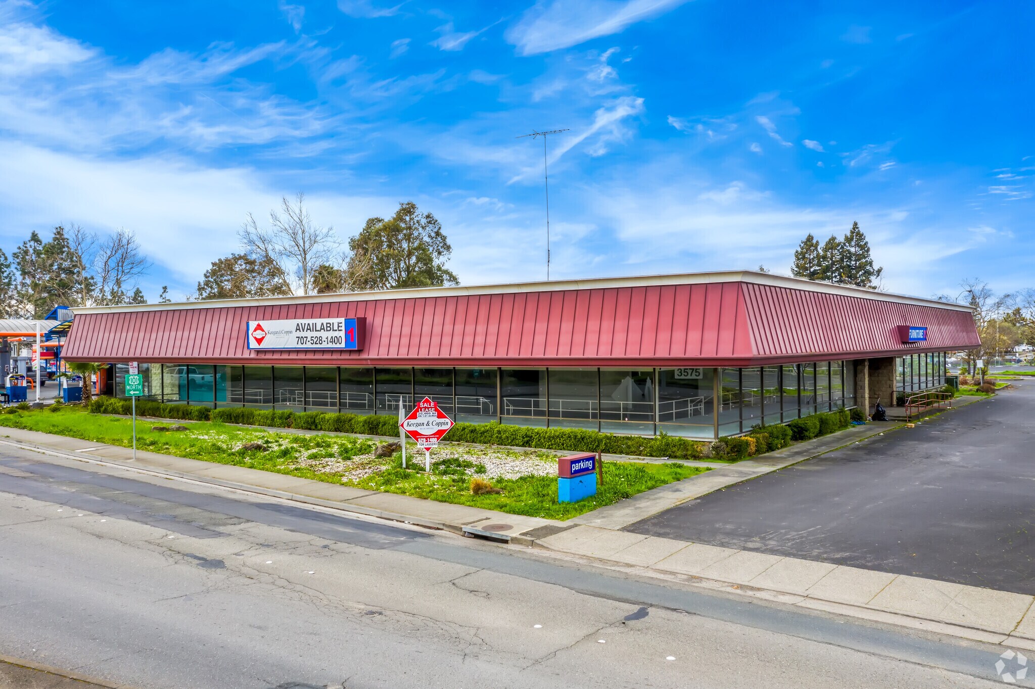 3575 Cleveland Ave, Santa Rosa, CA à louer Photo principale– Image 1 sur 7