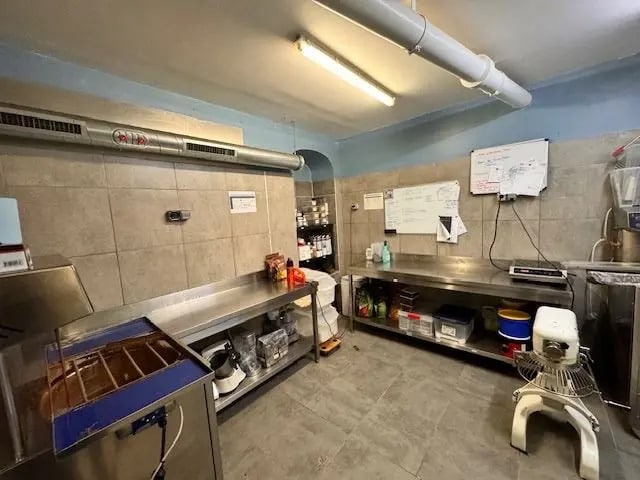 Plus de détails pour Local commercial à louer