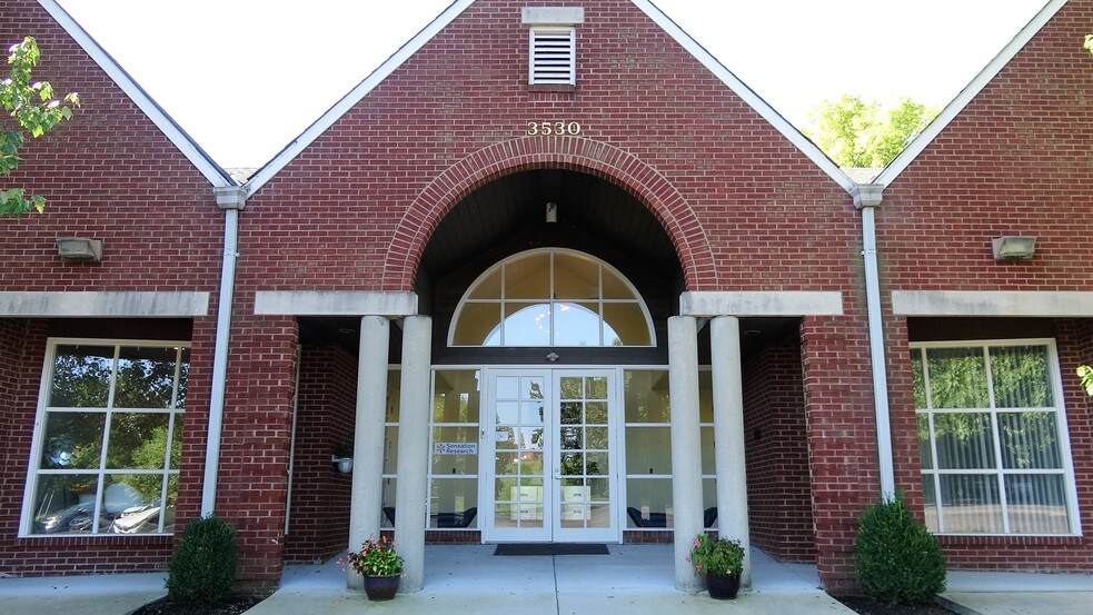 3530 Irwin Simpson Rd, Mason, OH à louer - Photo de l’immeuble – Image 1 sur 16