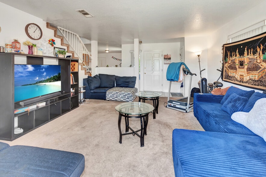 12725 Barlin Ave, Downey, CA à vendre - Photo intérieure – Image 3 sur 56
