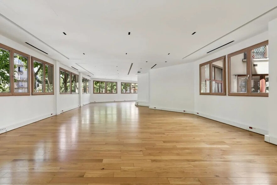 Bureau dans Paris à louer - Photo intérieure – Image 2 sur 12