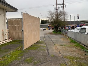 15404 Union Ave SW, Lakewood, WA à louer Photo de l’immeuble– Image 2 sur 7