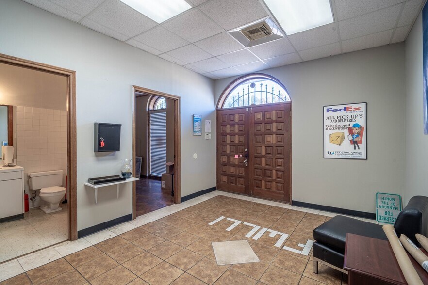 7001 W 43rd St, Houston, TX à louer - Photo de l’immeuble – Image 3 sur 58