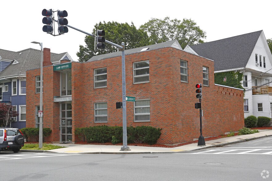 556 Cambridge St, Allston, MA à vendre - Photo principale – Image 1 sur 13