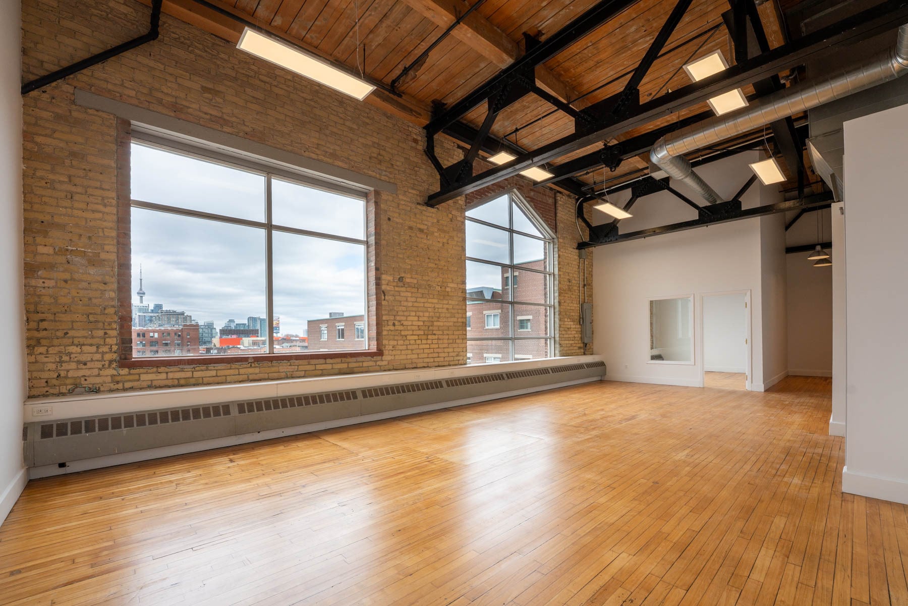 219 Dufferin St, Toronto, ON à louer Photo de l’immeuble– Image 1 sur 8