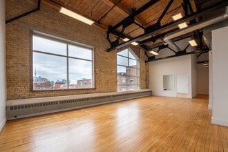 219 Dufferin St, Toronto, ON à louer Photo de l’immeuble– Image 1 sur 8