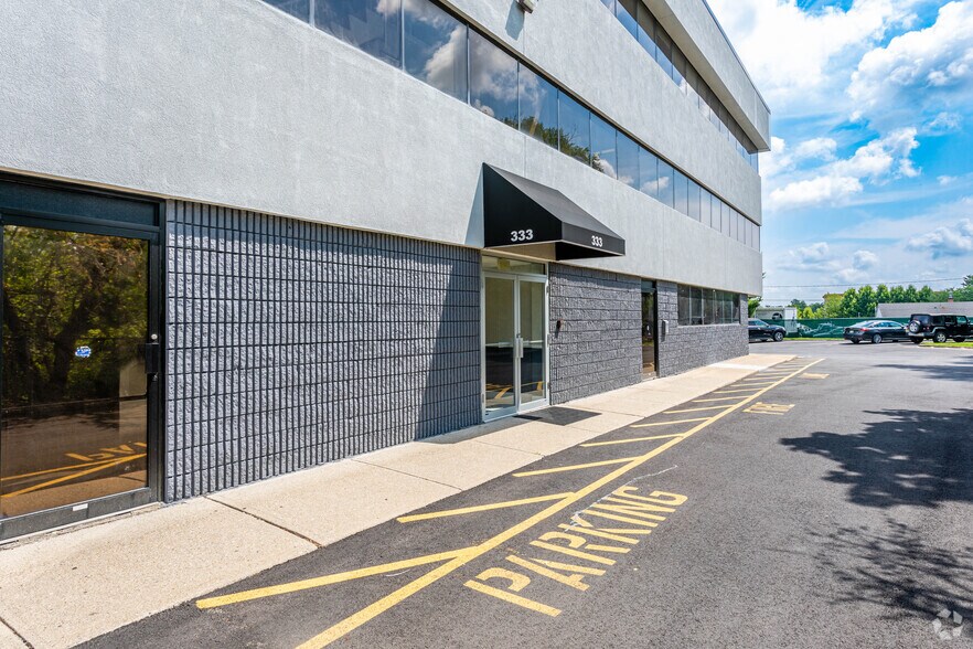333 Littleton Rd, Parsippany, NJ à louer - Photo de l’immeuble – Image 3 sur 10
