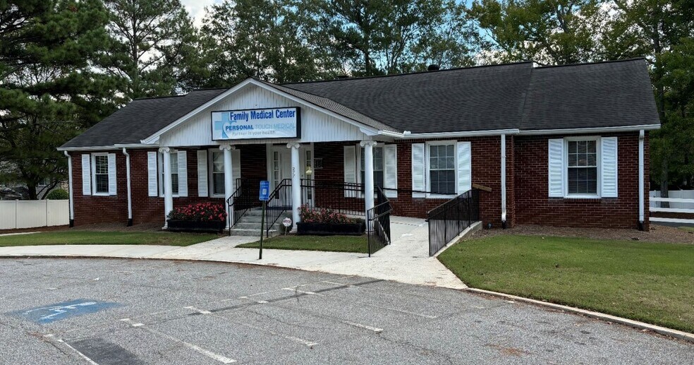 277 E Broad St, Fairburn, GA à vendre - Photo de l’immeuble – Image 1 sur 9