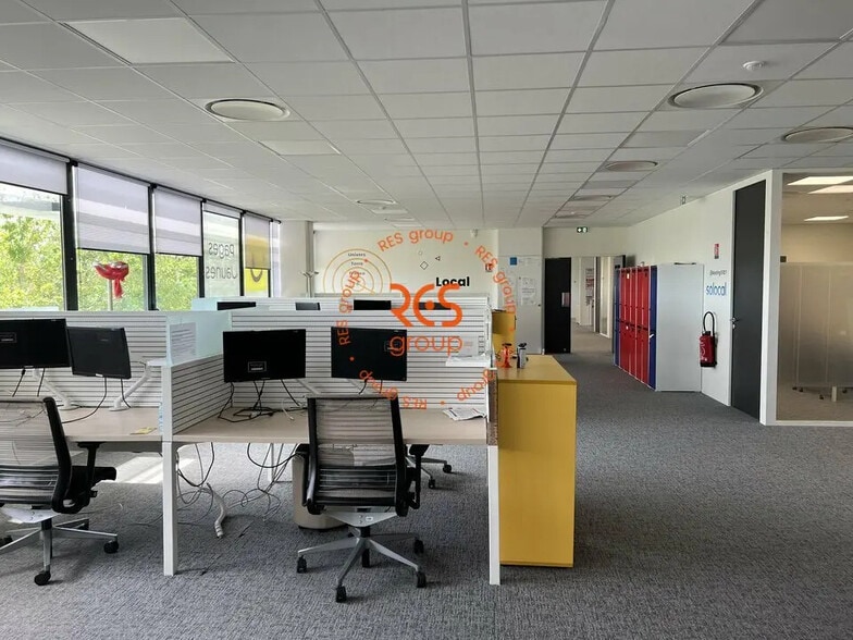 Bureau dans Le Haillan à louer - Photo de l’immeuble – Image 3 sur 9