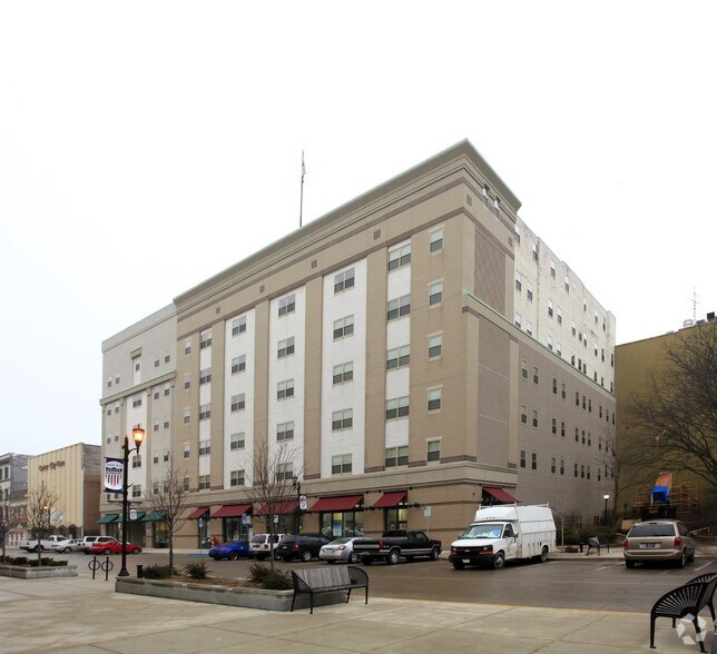 211 S Michigan St, South Bend, IN à louer - Photo de l’immeuble – Image 3 sur 10
