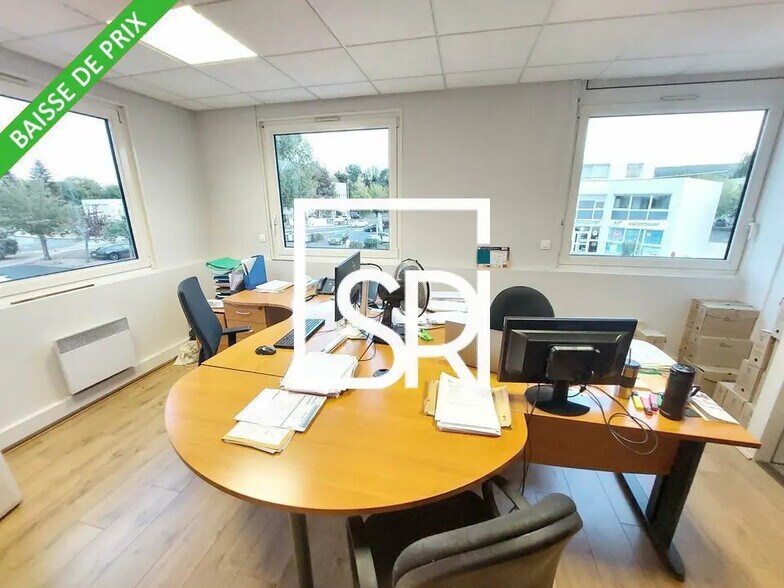 Bureau dans Clermont-Ferrand à vendre - Photo de l’immeuble – Image 3 sur 12