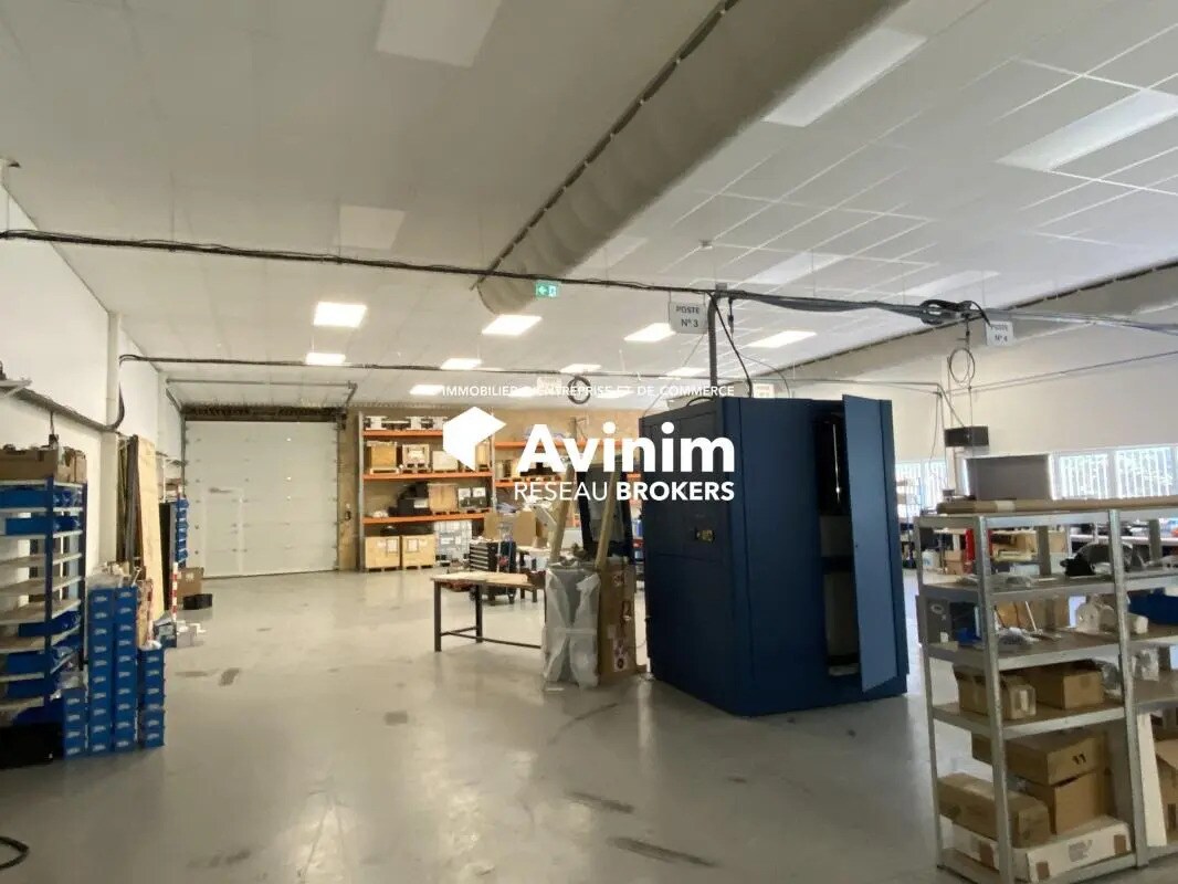 Local d'activités dans Renage à vendre Photo intérieure– Image 1 sur 15