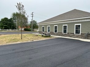 13 N Main St, East Hampton, CT à louer Photo intérieure– Image 2 sur 4