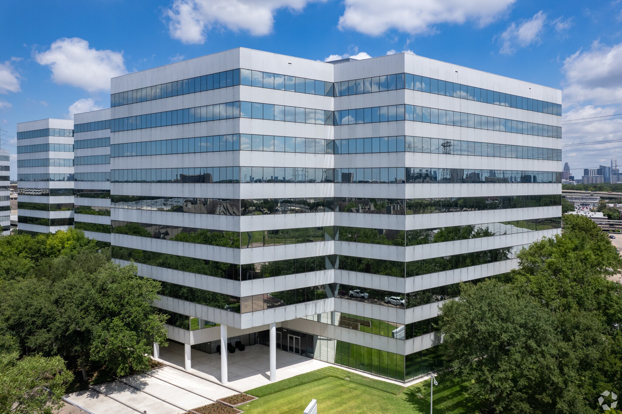 4828 Loop Central Dr, Houston, TX à vendre Photo principale– Image 1 sur 20
