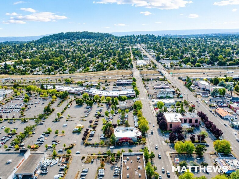9880 SE Washington St, Portland, OR à vendre - Photo de l’immeuble – Image 2 sur 3