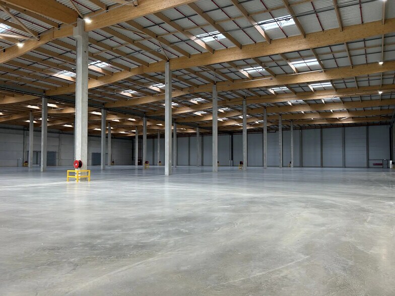 Rue De Sancey, Sens à louer - Photo intérieure – Image 2 sur 3