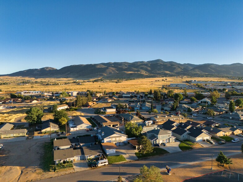 21220 Campo Ct, Tehachapi, CA à vendre - Photo de l’immeuble – Image 3 sur 27