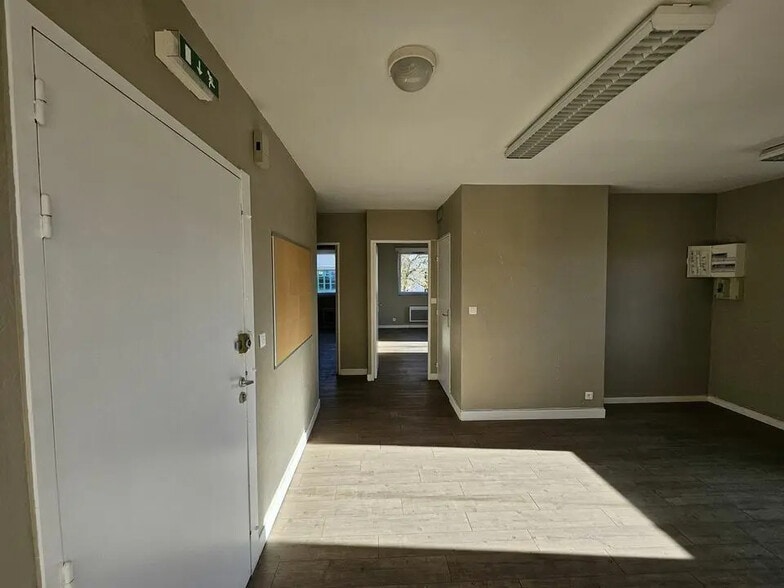 Bureau dans Saint-Herblain à louer - Photo de l’immeuble – Image 3 sur 7