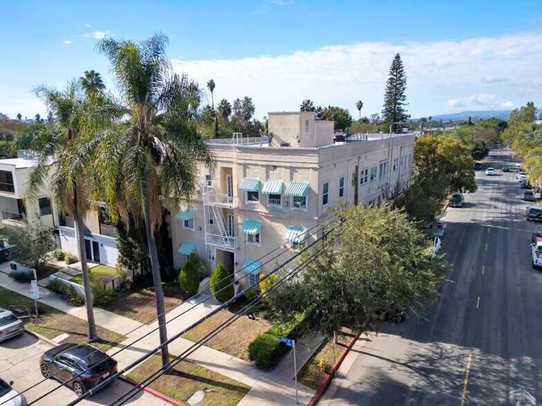 859 N June St, Los Angeles, CA à vendre - Photo de l’immeuble – Image 2 sur 11