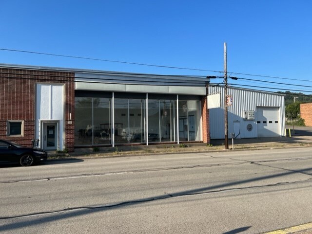 938 4th Ave, Coraopolis, PA à louer - Photo de l’immeuble – Image 1 sur 7