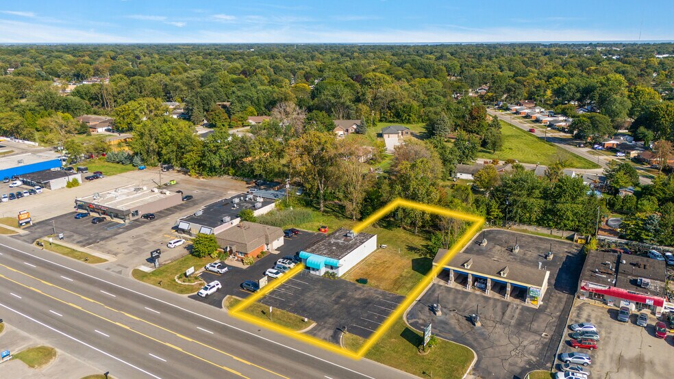 36366 Groesbeck Hwy, Clinton Township, MI à vendre - Photo de l’immeuble – Image 2 sur 6