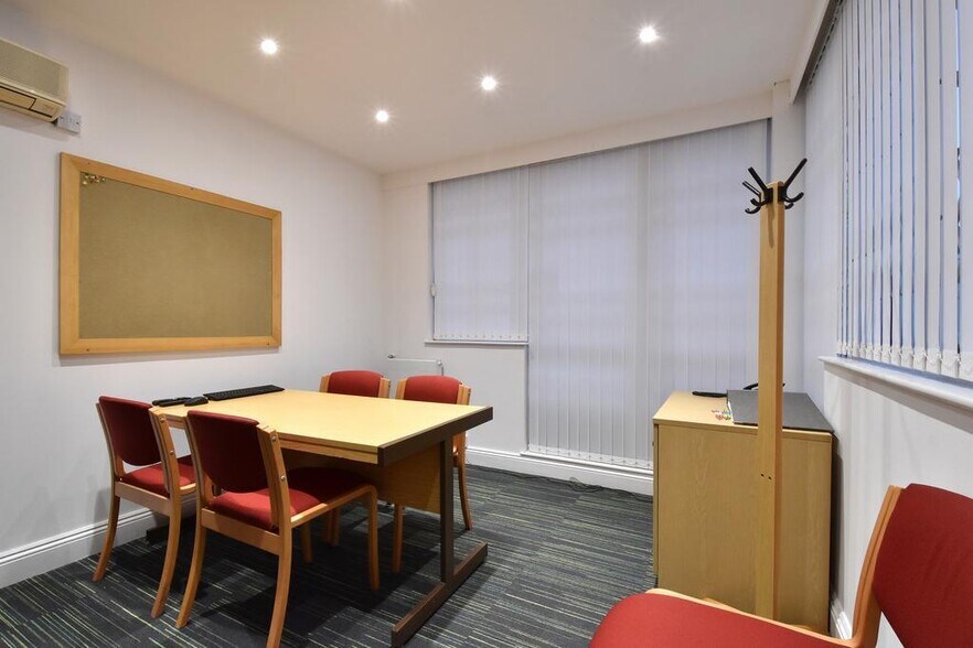 Unit 9 Metro Business Park, Kangley Bridge Road, Londres à vendre - Photo de l’immeuble – Image 2 sur 10