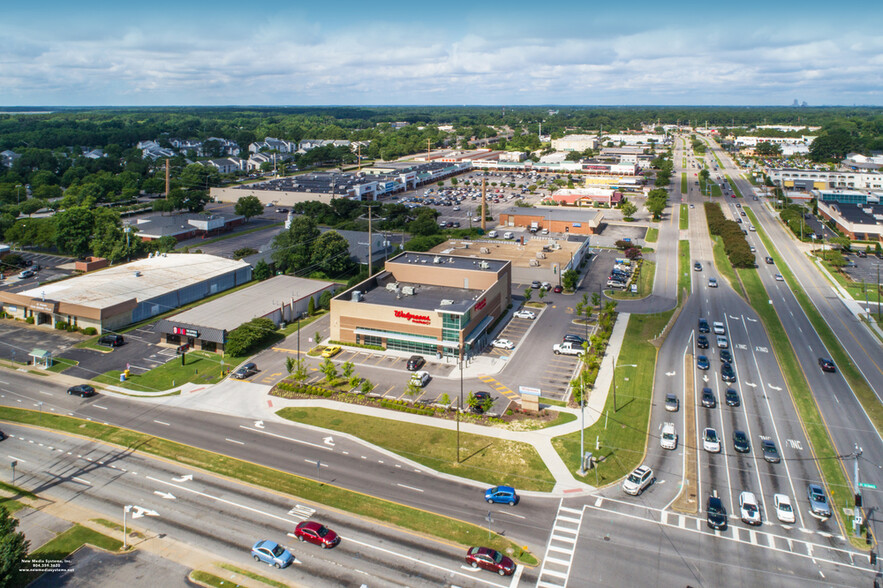 1701-1713 Laskin Rd, Virginia Beach, VA à louer - Photo de l’immeuble – Image 1 sur 3