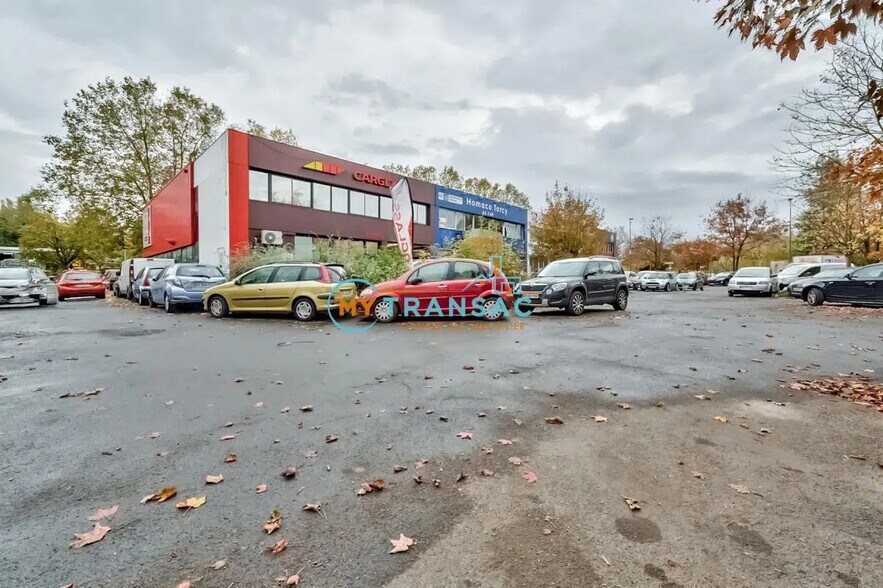 Local d’activités dans Torcy à louer - Photo de l’immeuble – Image 3 sur 5