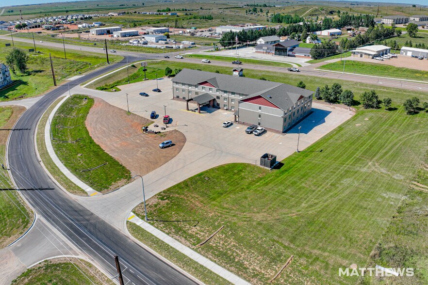 810 3rd Ave sw, Watford City, ND à vendre - Photo de l’immeuble – Image 3 sur 4