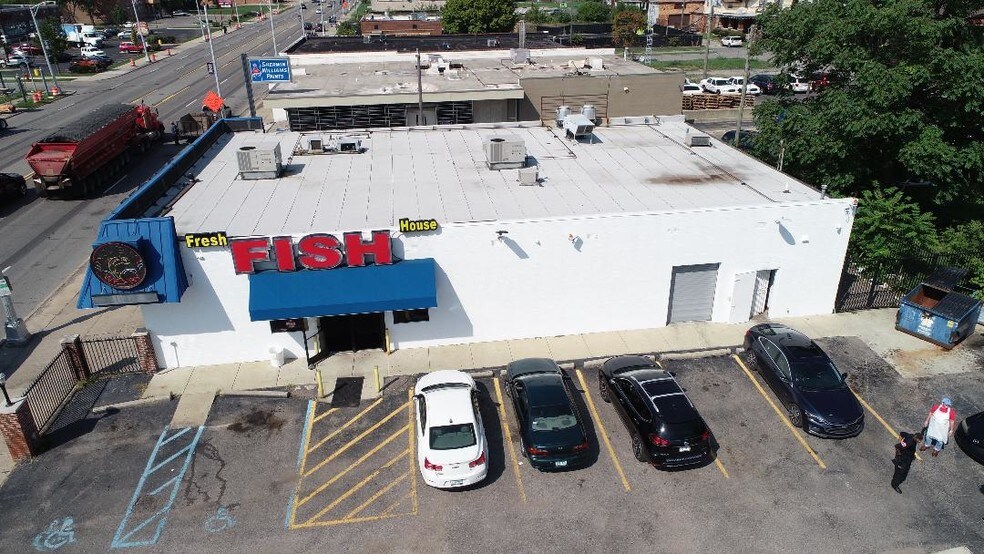 11820 Woodward Ave, Highland Park, MI à vendre - Photo de l’immeuble – Image 2 sur 4